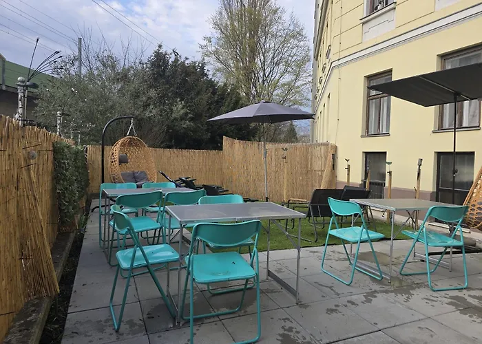 Comfortable 3br Danube & Millennium Διαμέρισμα *