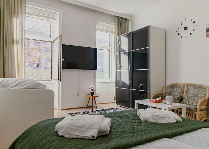 Comfortable 3br Danube & Millennium *